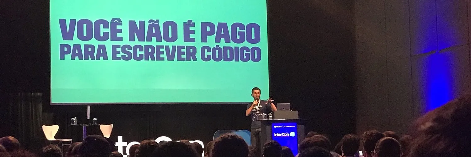 Na imagem, Paulo Silveira e a mensagem: você não é pago para escrever código
